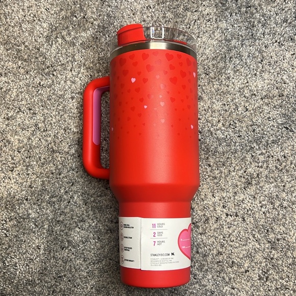 ❤️ Stanley 40 oz Stainless Steel H2.0 Flowstate
Quencher Tumbler Ruby Hearts - Picture 2 of 4